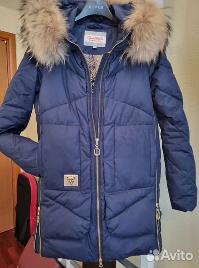 Пуховик с наполнителем из пуха р-р 42-44