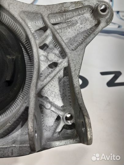 Передняя левая опора амортизатора Audi A4 B8