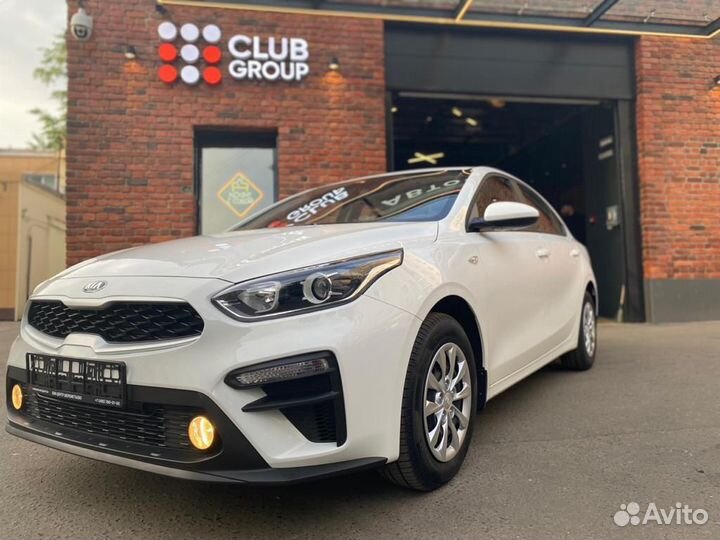 Водитель на Kia Rio (с оформлением)