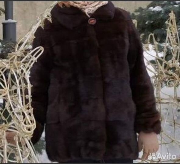 Шуба норковая с капюшоном,46-48 размера