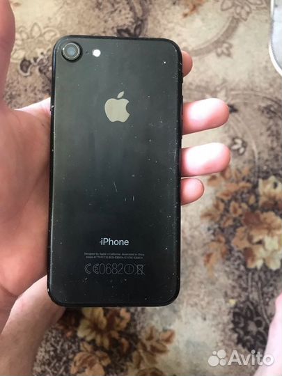 Телефон iPhone 7 32 GB
