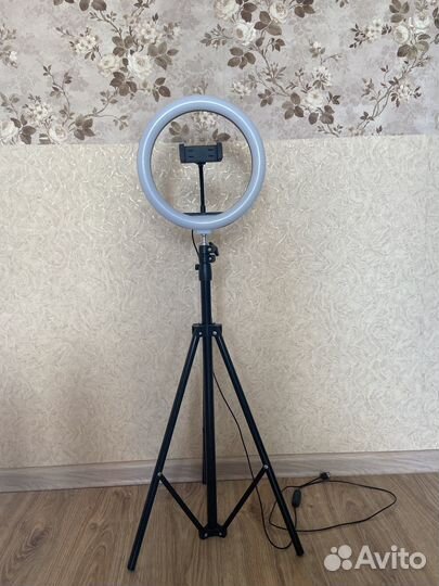 Кольцевая лампа со штативом бу
