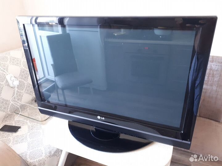 Телевизор бу LG 32