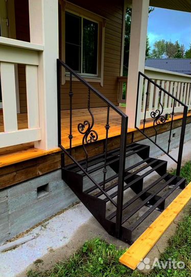 Лестница винтовая с монтажем