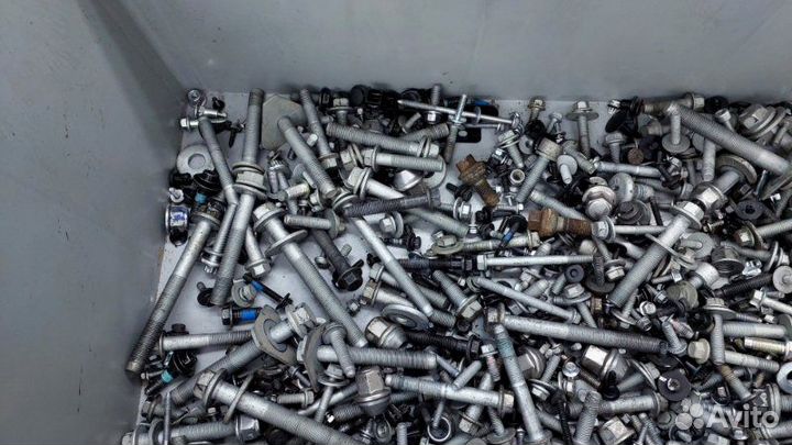 Б/У Б/У Болты комплект Состояние отличное