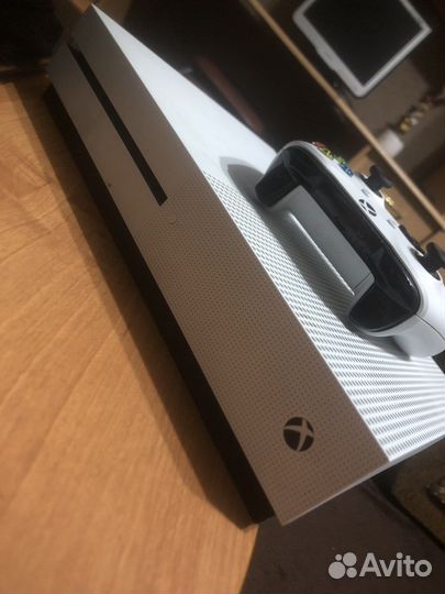 Xbox One s