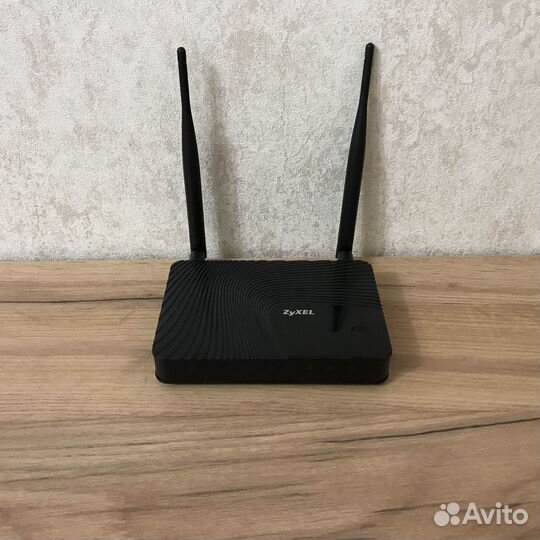 Zyxel Keenetic II (USB модемы, съёмные антенны)