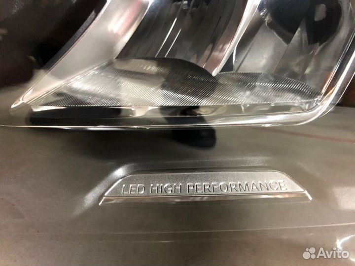 Фара Mercedes-Benz Cla W117