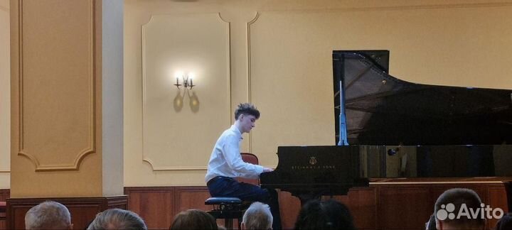 Преподаватель по фортепиано