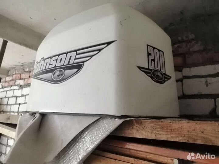 Продаю колпак на лодочный мотор джонсон 200