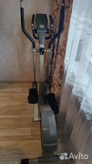 Эллиптический тренажер torneo