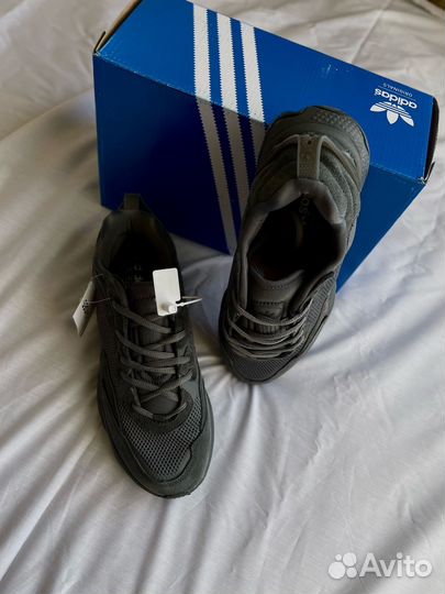 Кроссовки adidas ozweego серые