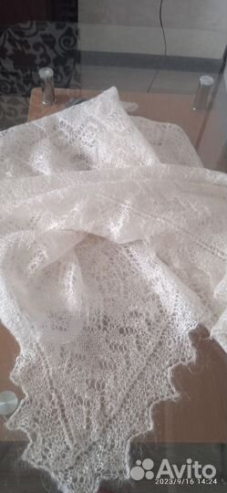 Пуховый платок шаль