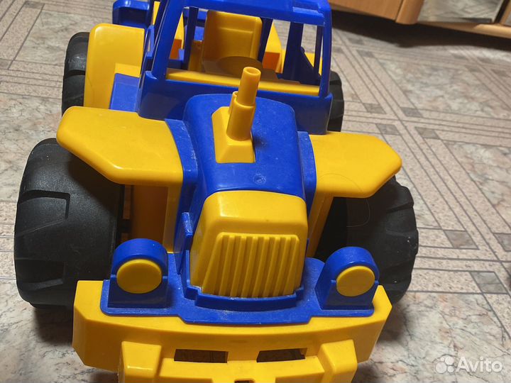 Трактор детский