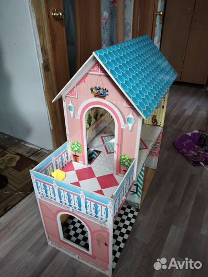 Большой кукольный домик деревянный