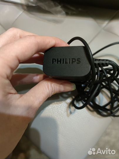 Зарядка для машинки для стрижки волос philips