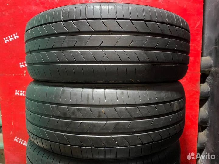 Kumho Ecsta HS52 205/55 R16