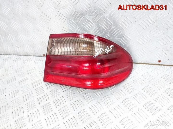 Фонарь задний наружный правый Mercedes Benz W210