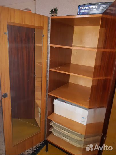 Шкаф