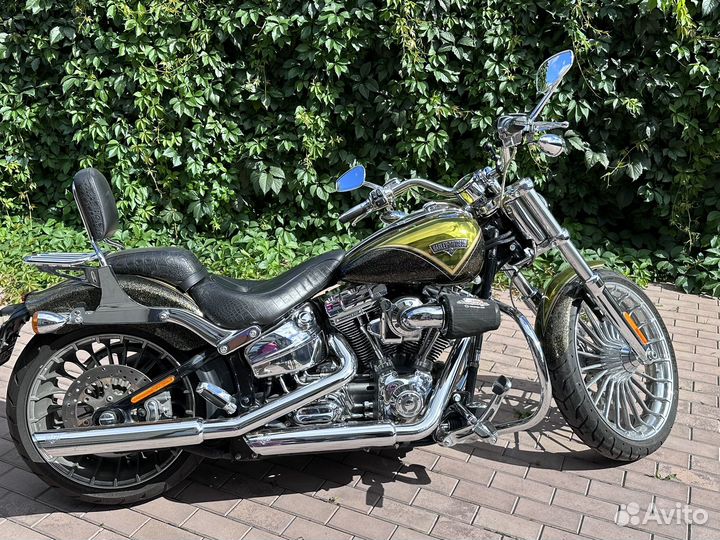 Юбилейный мотоцикл Breakout Harley Davidson