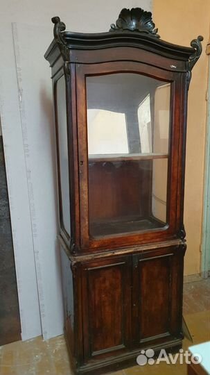 Старинный шкаф(буфет, витрина, горка)
