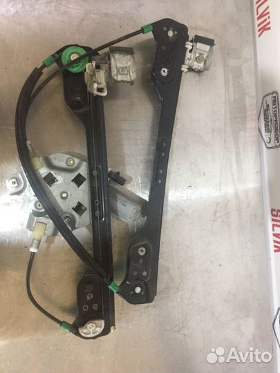 Стеклоподъемник левый правый крайслер C300