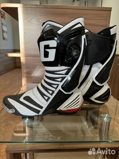 Мотоциклетные ботинки