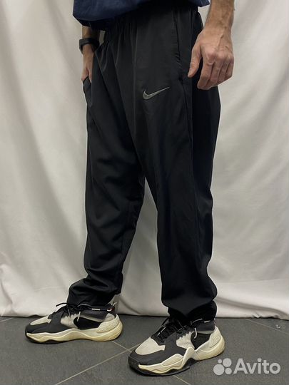 Спортивные штаны Nike