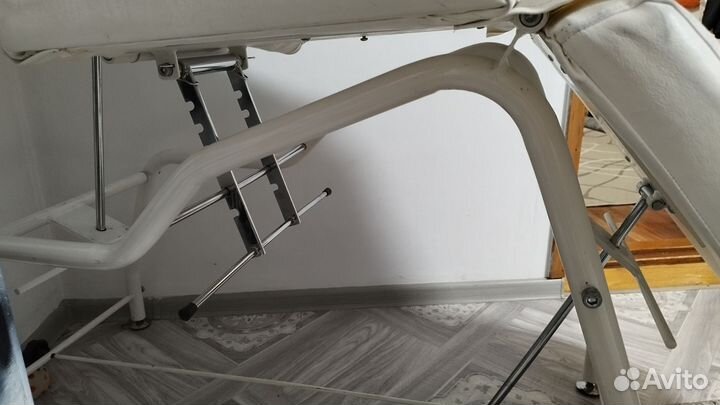 Массажный стол, кресло педикюрное, кушетка