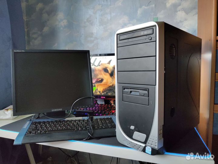 Системный блок с монитором