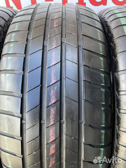 Bridgestone Turanza T005 215/55 R17 94V