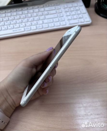 iPhone 8, 64 ГБ
