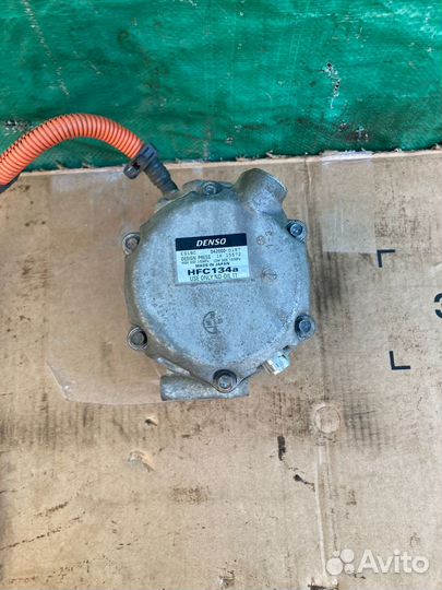 Компрессор кондиционера Toyota Prius Приус 2008г