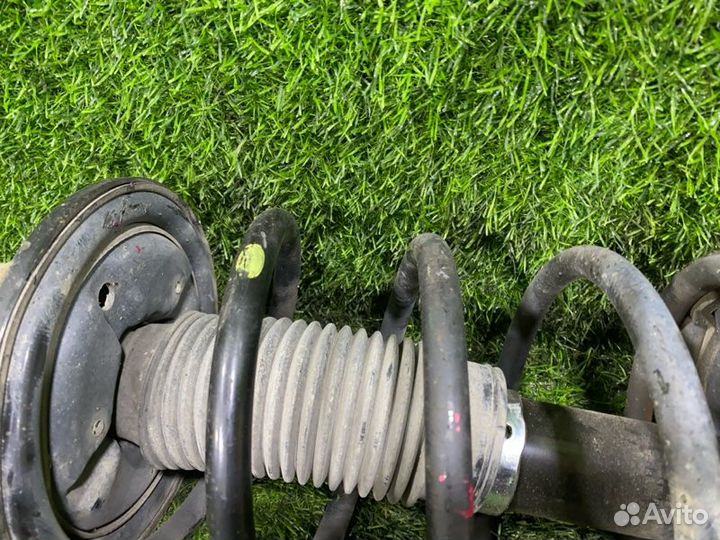 Стойка передняя правая Hyundai Santa Fe SM 2004