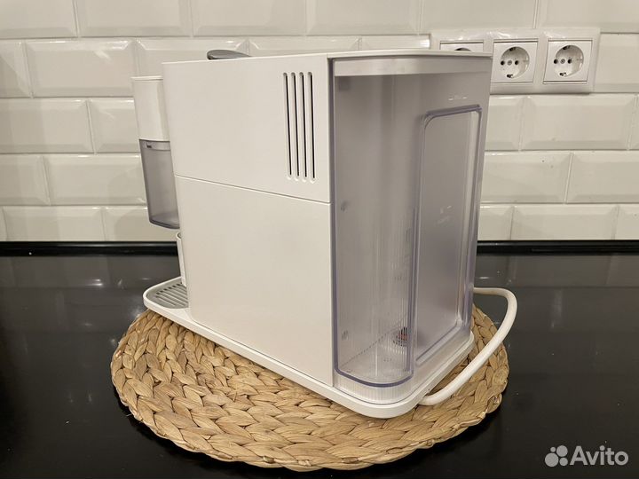 Кофемашина Nespresso Delonghi Lattissima One