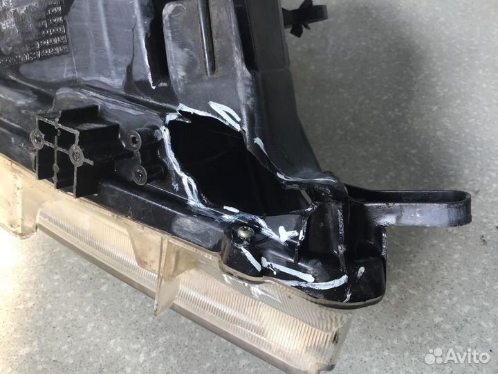 Фара левая Nissan Patrol (Y62) 2010