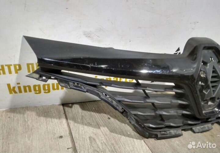 Решетка радиатора бу Renault Kaptur OEM 623103985R