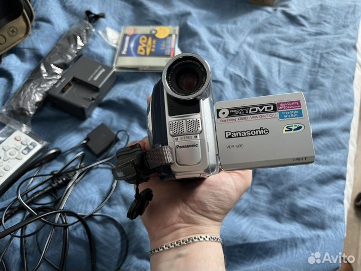 Видеокамера Panasonic VDR-M30
