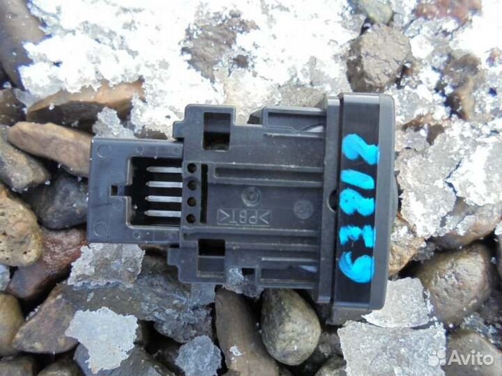 Кнопка корректора фар Toyota Corolla Axio NZE141