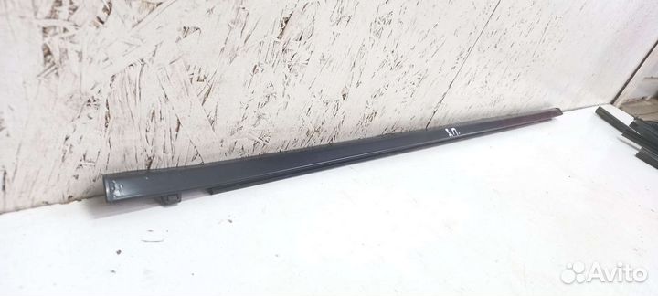 Молдинг стекла задний правый Pajero Sport2