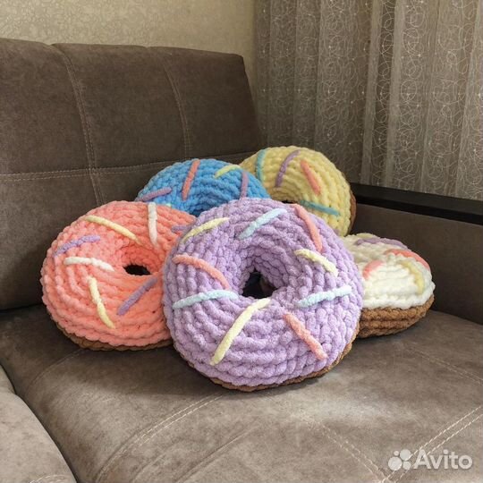 Декоративная подушка пончик