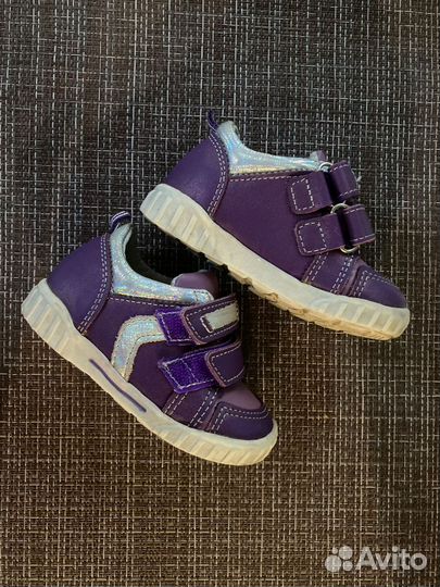 Кроссовки детские натуральная кожа 19