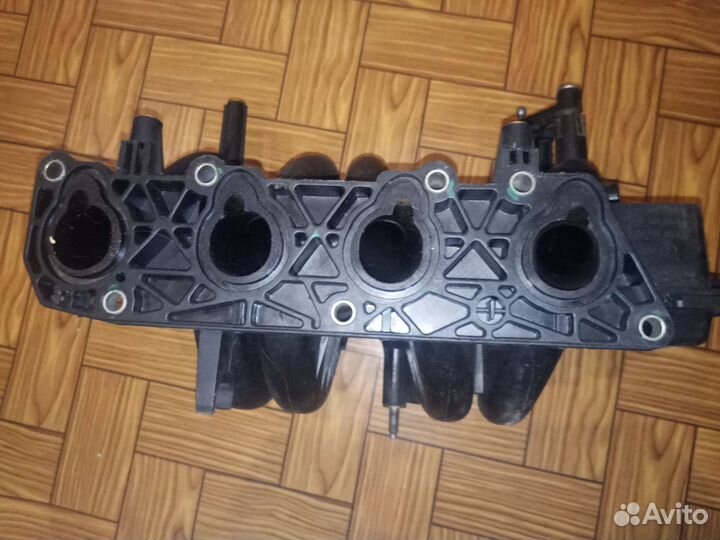 Впускной коллектор renault logan Сандеро