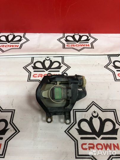 Фара противотуманная передняя левая Toyota Corolla