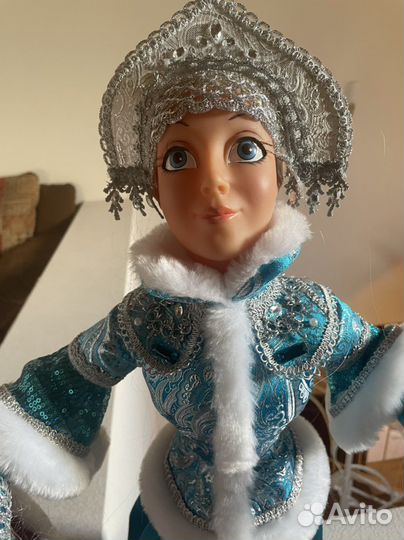 Дед мороз и Снегурочка под елку