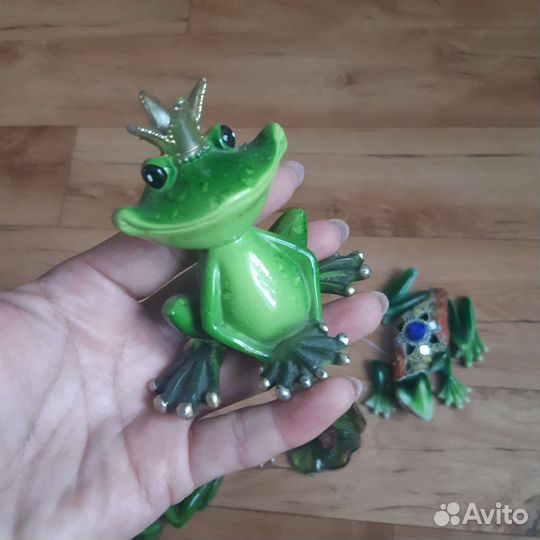 Коллекция лягушек