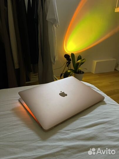 MacBook Air 13 Gold
