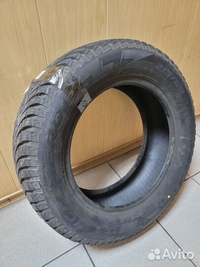 Pirelli Winter Ice Zero 2 215/60 R16 99T