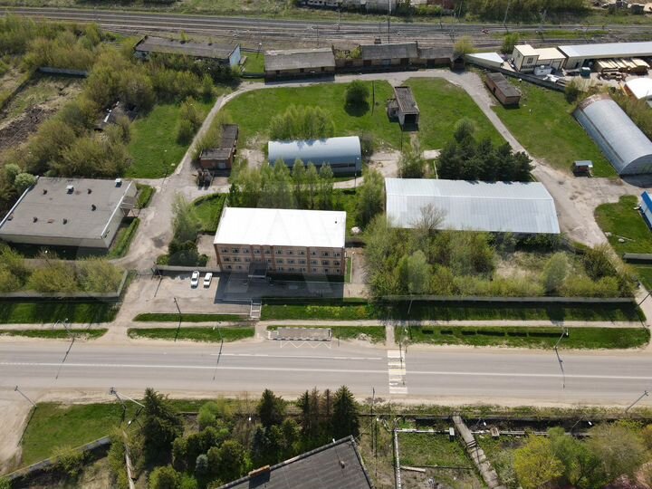 Территория базы с офисным зданием на 1116.8 м²