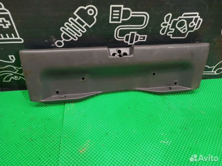 Накладка замка багажника Mitsubishi Lancer 9